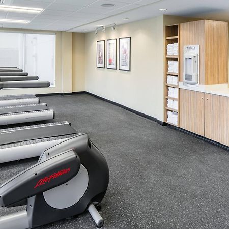Towneplace Suites By Marriott Kansas City Airport Экстерьер фото