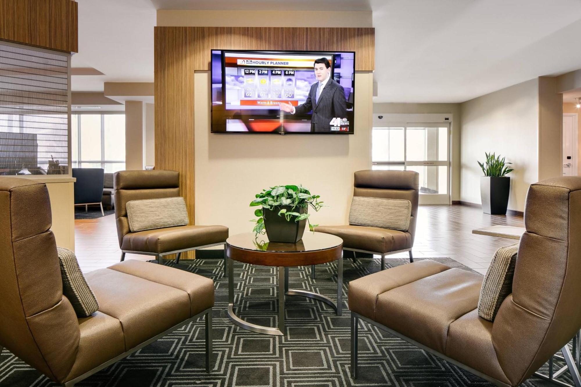 Towneplace Suites By Marriott Kansas City Airport Экстерьер фото