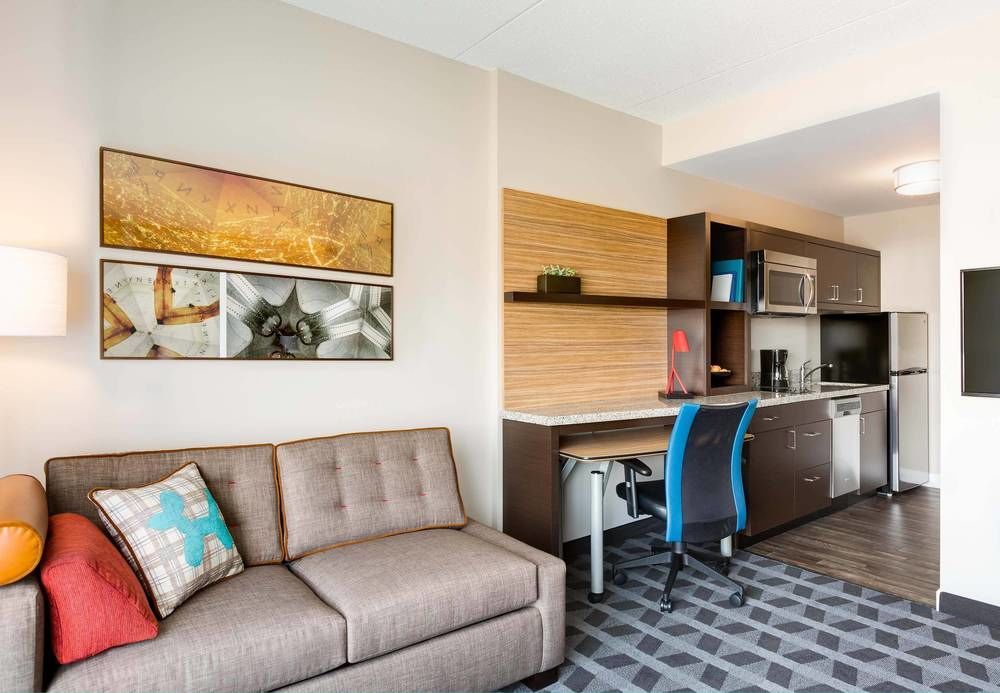 Towneplace Suites By Marriott Kansas City Airport Экстерьер фото